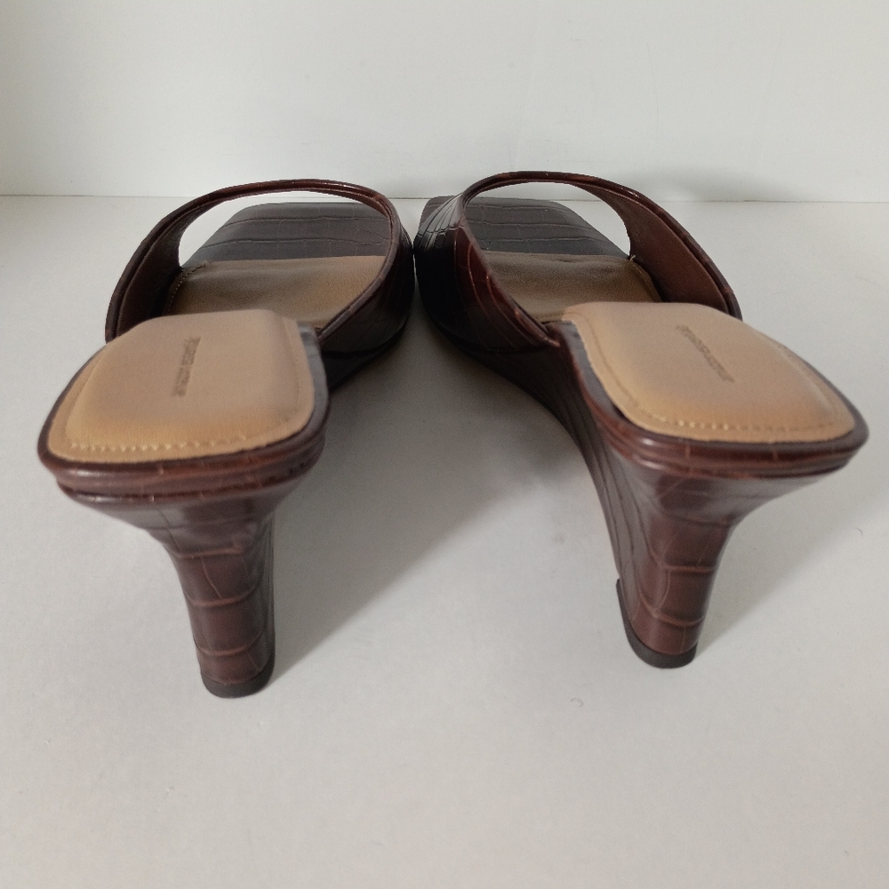 Women’s Brown Croc-Textured Wedge Mule - Picture 4 of 7